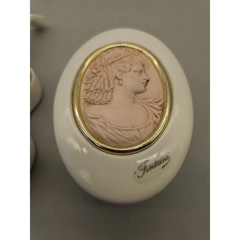 VTG Ceramic Hinged Trinket Dish w/ CAMEO Fontaine Capodimonte Italy Set Of 2